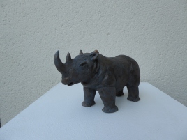 Rhino pas féroce - sculpture Pascale Elghozi